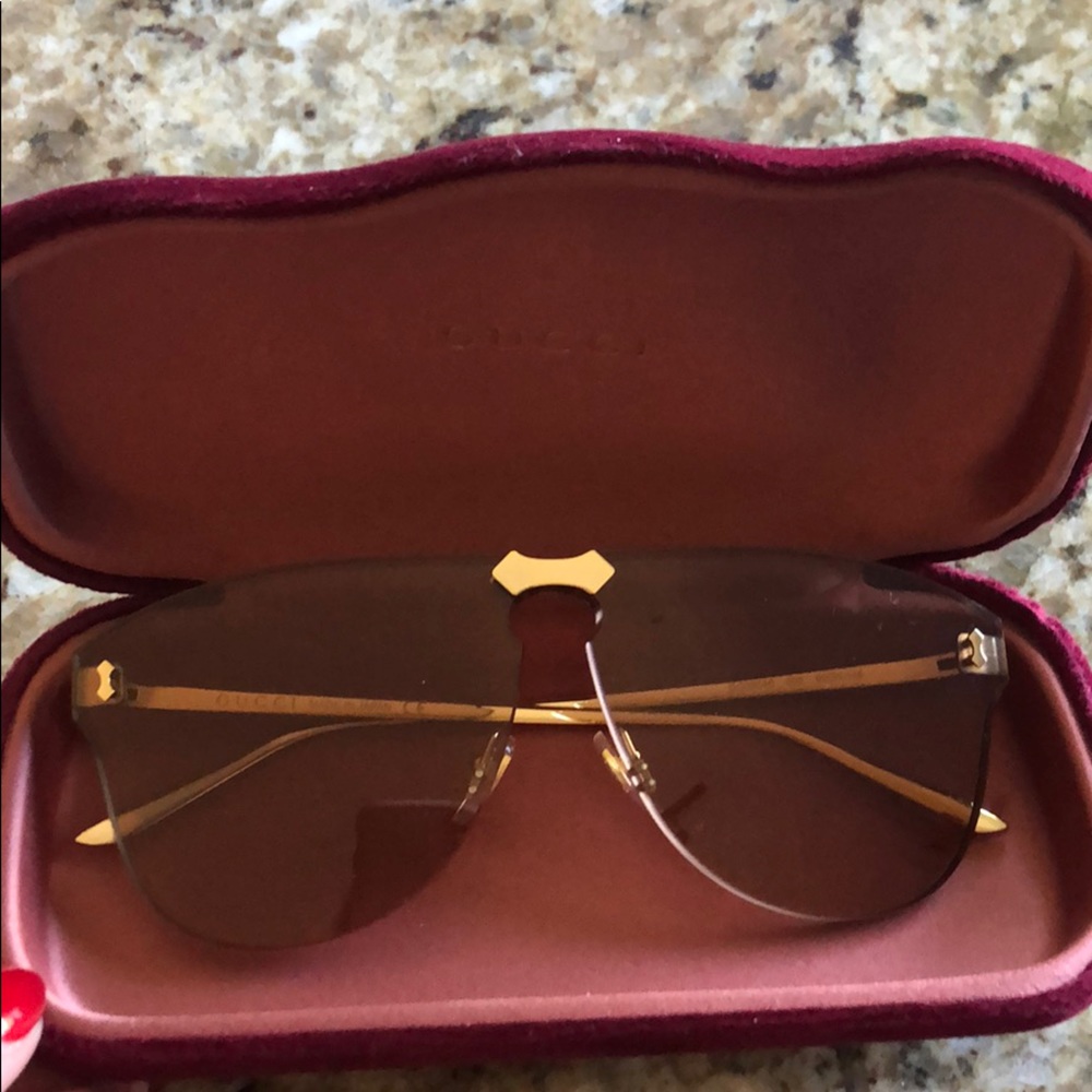Gucci beautiful large frame sunglasses